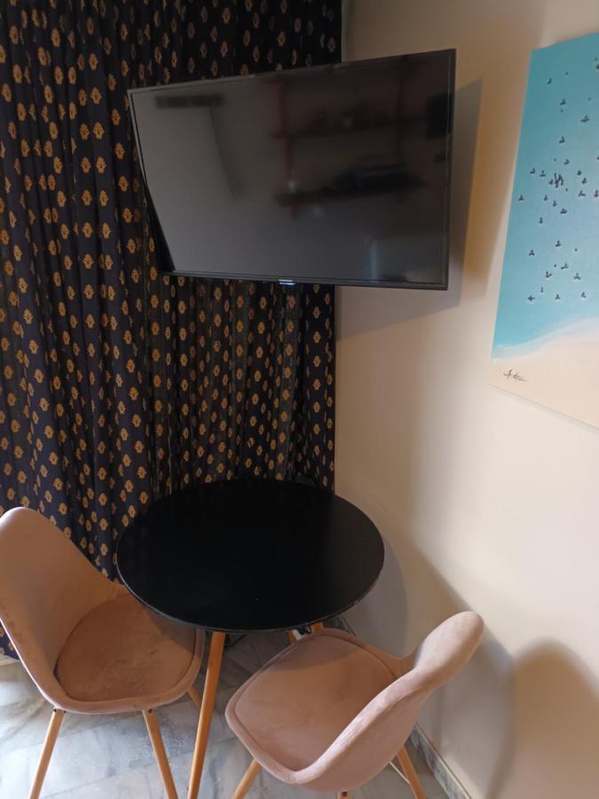 Top Floor Studio Near Metro&View&200Mbps Aten Exteriör bild